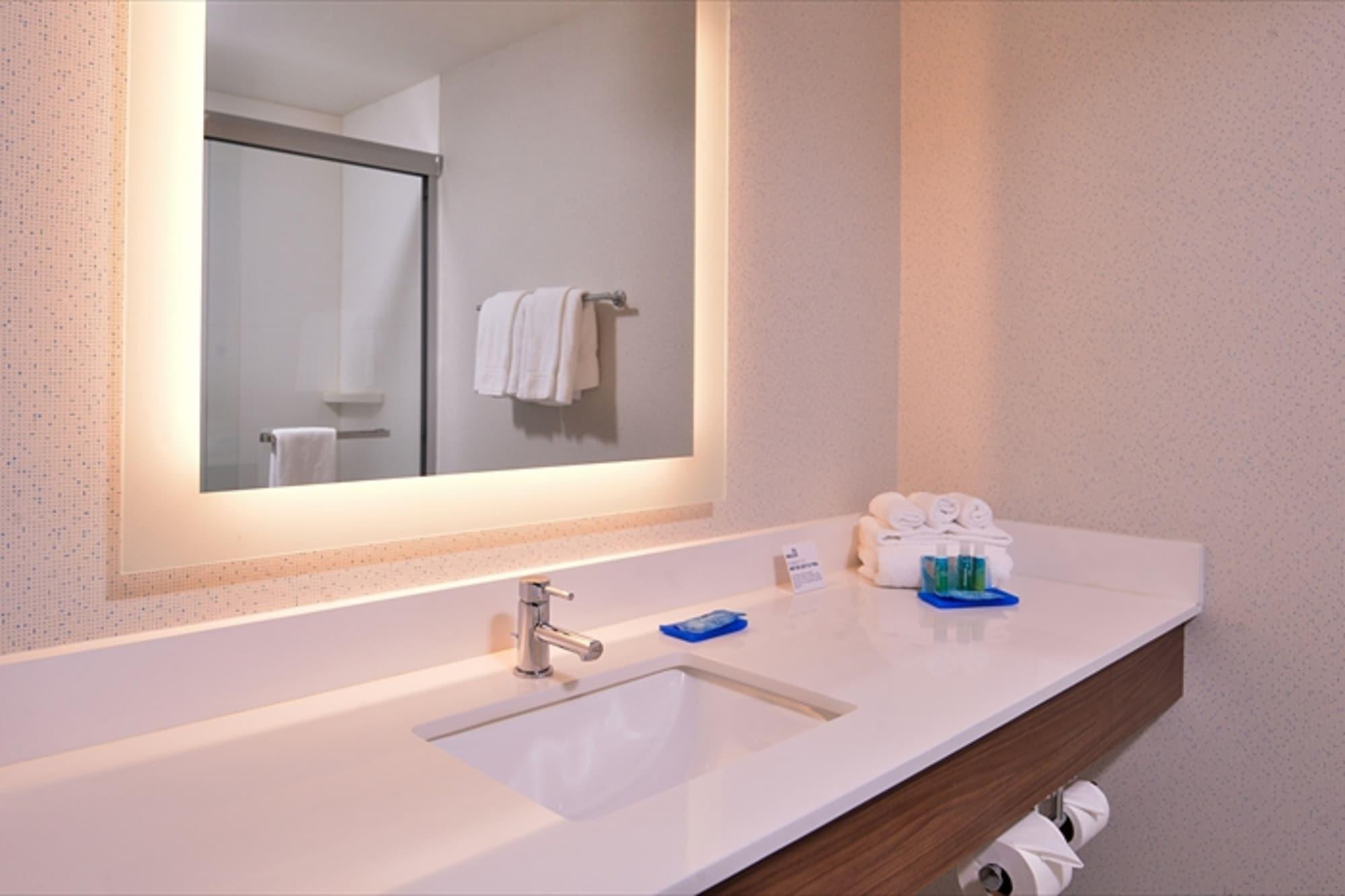 Holiday Inn Express Hotel & Suites Albany By Ihg Dış mekan fotoğraf