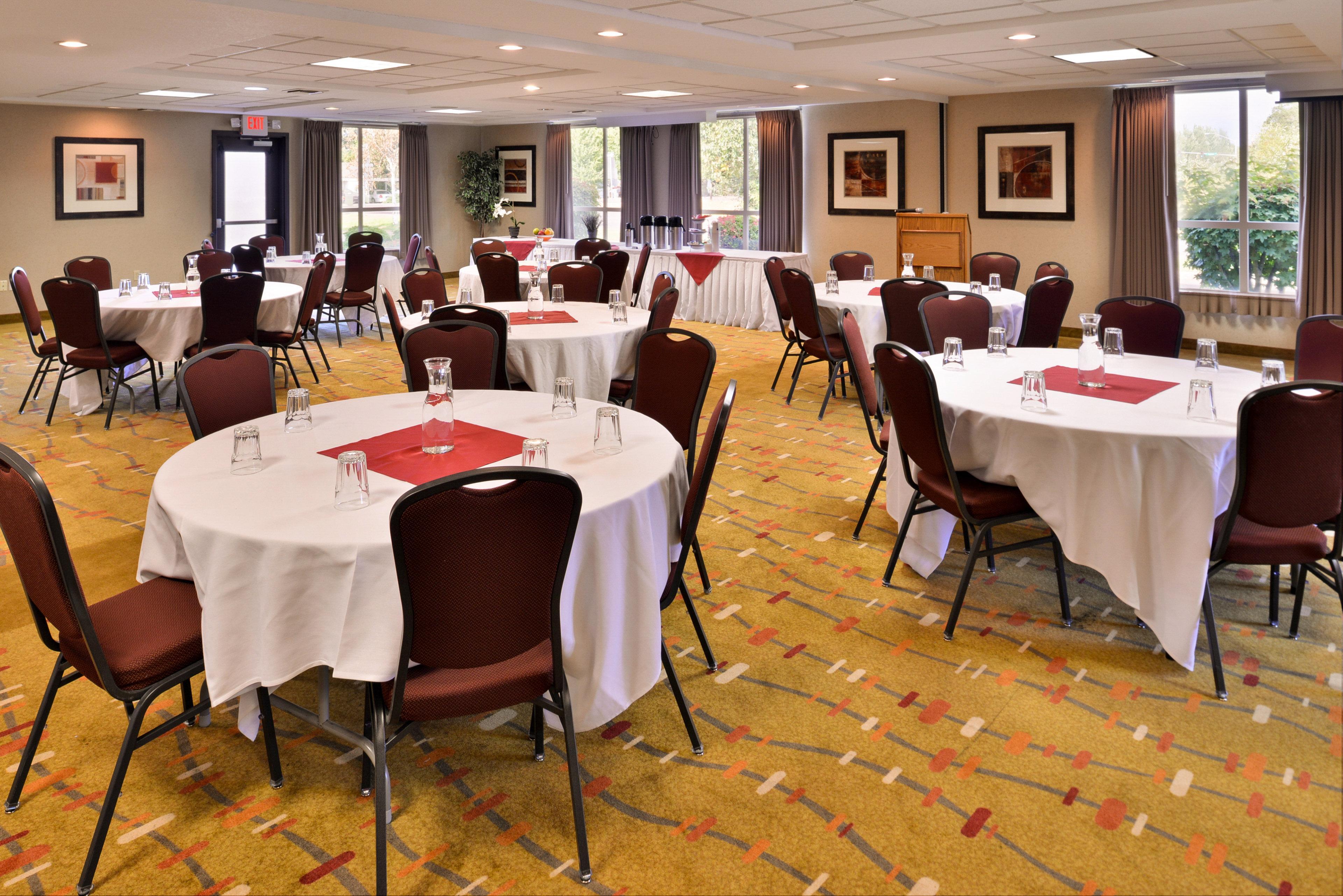 Holiday Inn Express Hotel & Suites Albany By Ihg Dış mekan fotoğraf